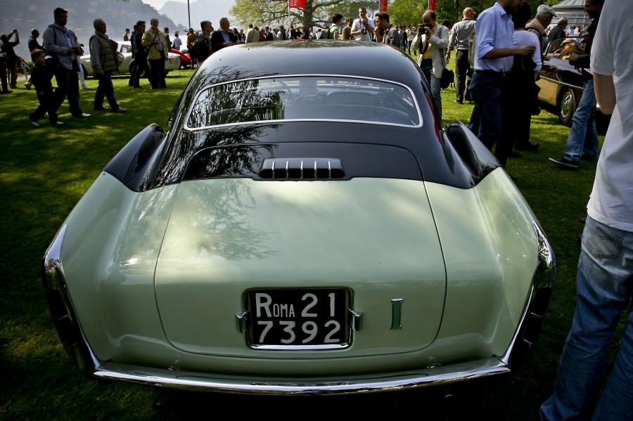  Fiat 1400 Ghia 1952 года  (фото 10 из 13)